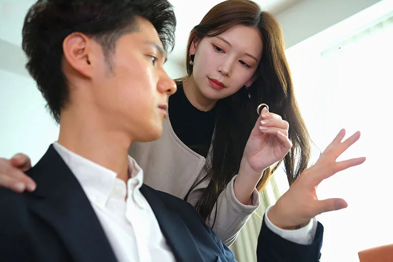 Người vợ đi đi chơi, chồng yêu ở nhà bị nhỏ em bà xã gạ chịch không trượt phát nào